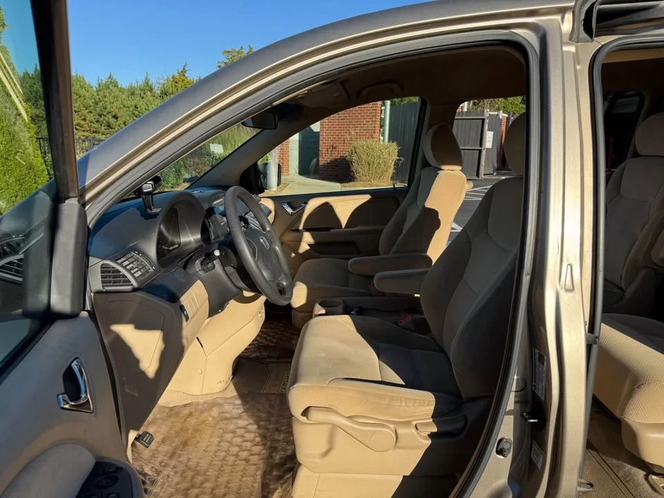 2005 Honda Odyssey - Image 8 of 17