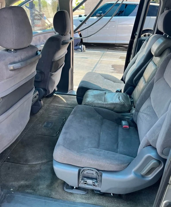 2005 Honda Odyssey - Image 11 of 16