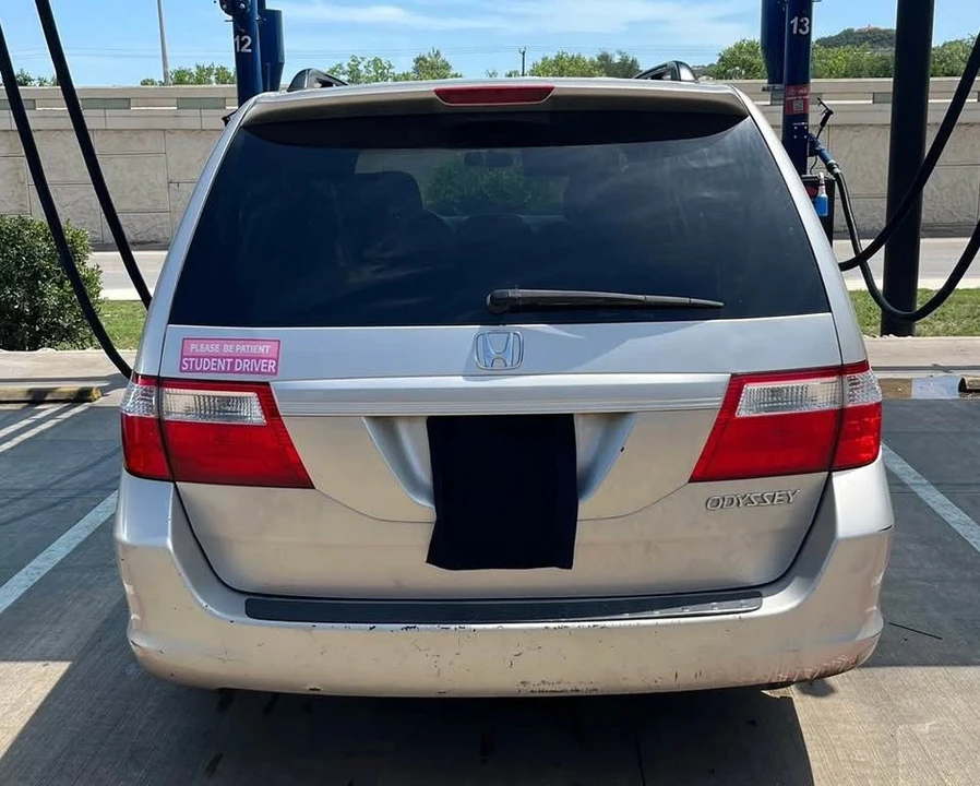 2005 Honda Odyssey - Image 5 of 16