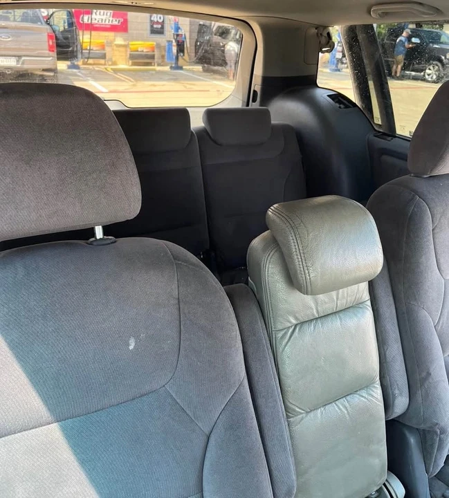 2005 Honda Odyssey - Image 12 of 16
