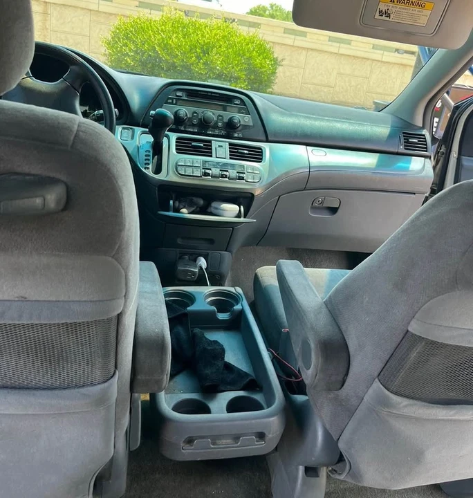 2005 Honda Odyssey - Image 10 of 16