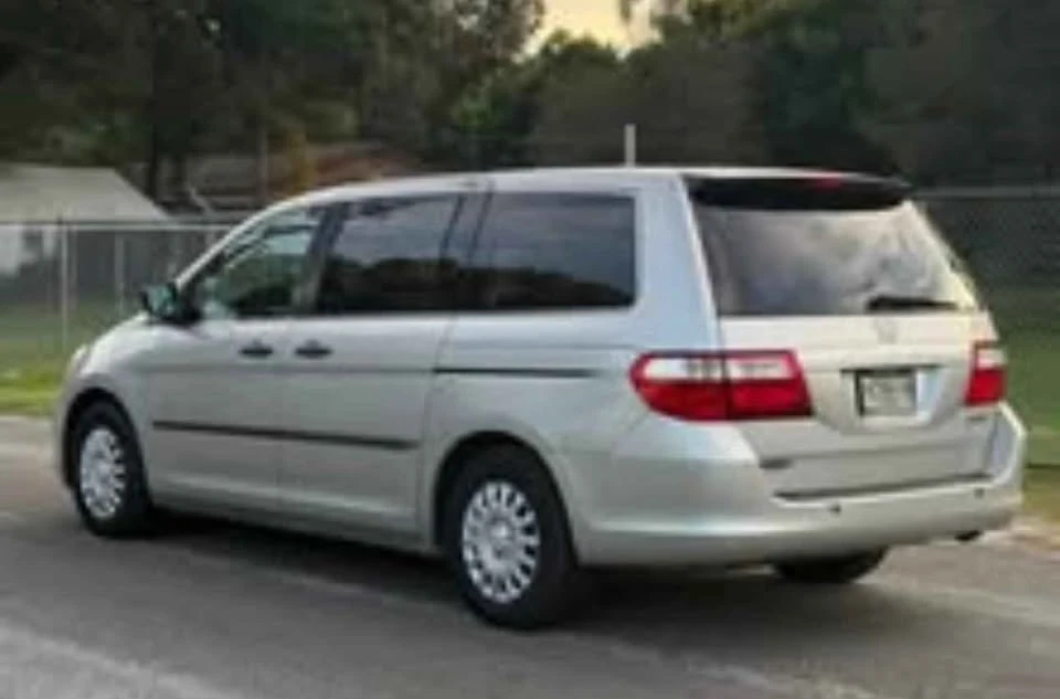 2005 Honda Odyssey - Image 3 of 5