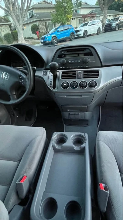 2005 Honda Odyssey - Image 14 of 17