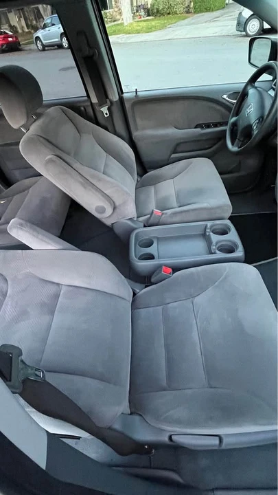 2005 Honda Odyssey - Image 15 of 17