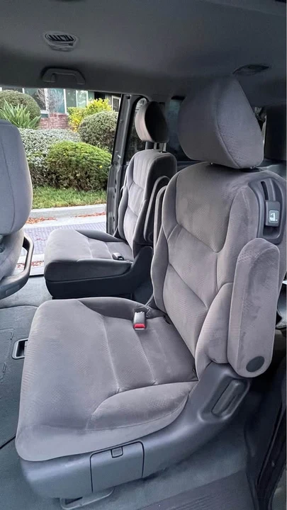 2005 Honda Odyssey - Image 12 of 17
