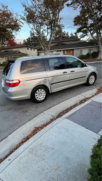 2005 Honda Odyssey - Image 5 of 17