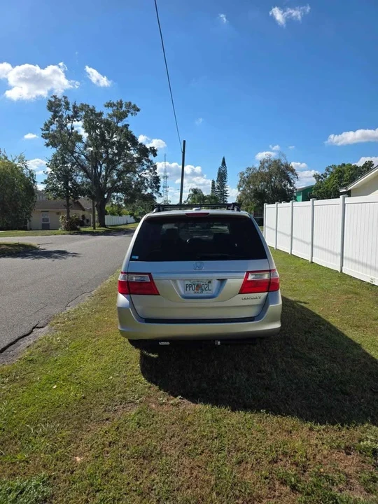 2005 Honda Odyssey - Image 2 of 15