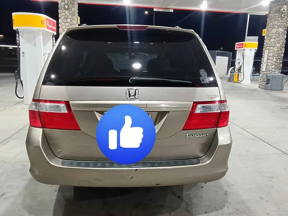 2005 Honda Odyssey - Image 2 of 8