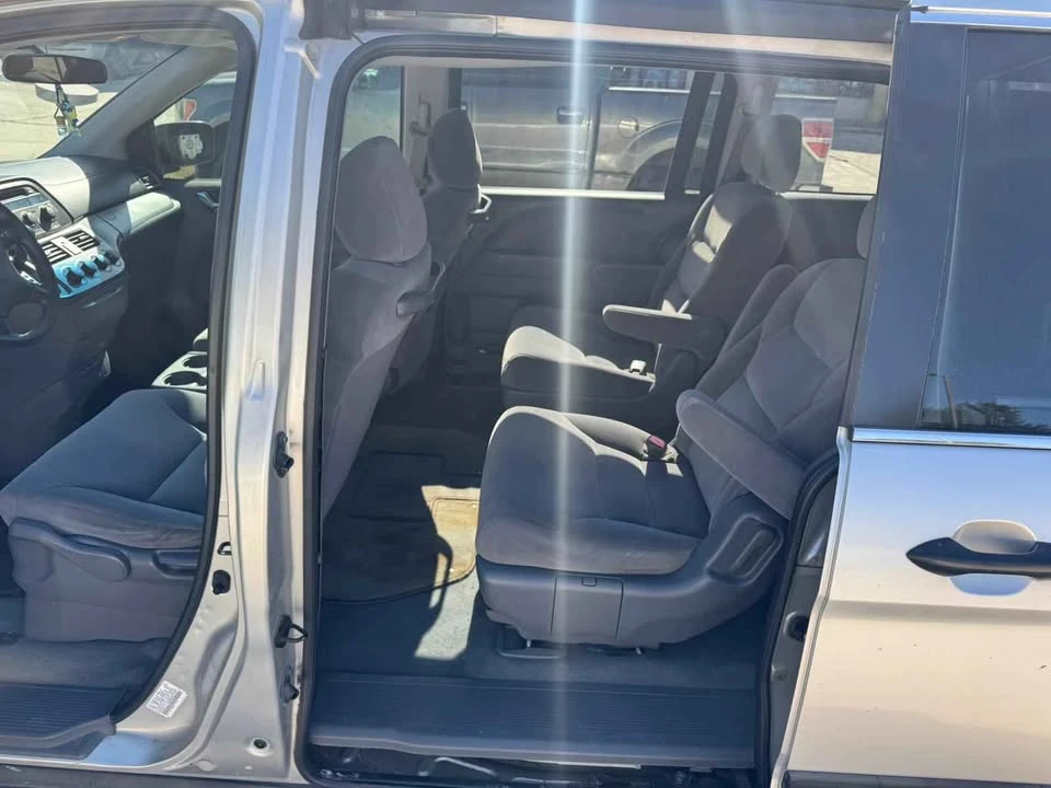 2005 Honda Odyssey - Image 11 of 12