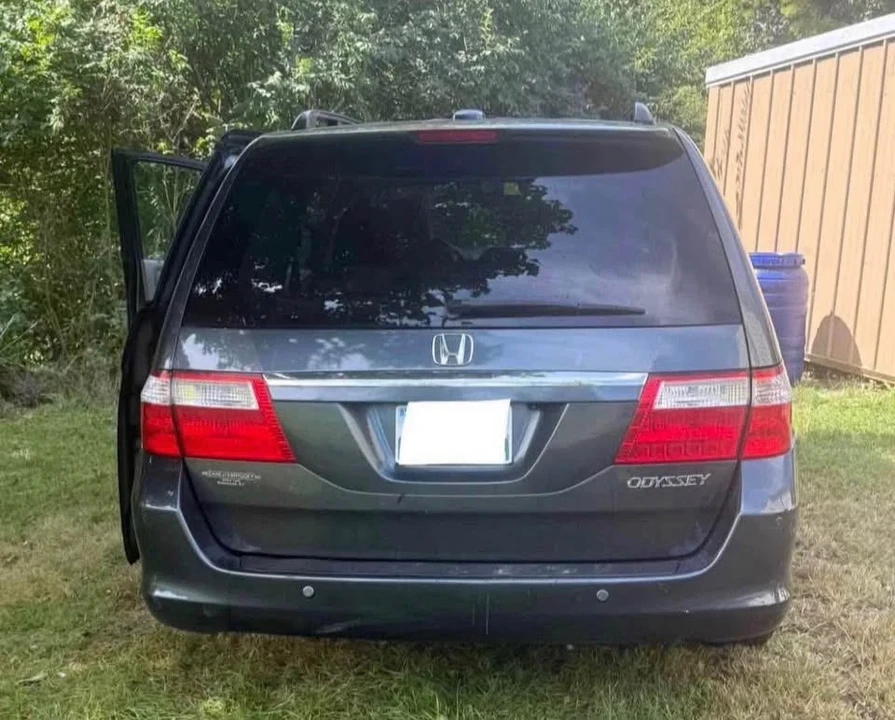 2005 Honda Odyssey - Image 2 of 13