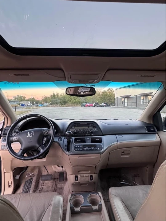 2005 Honda Odyssey - Image 10 of 20