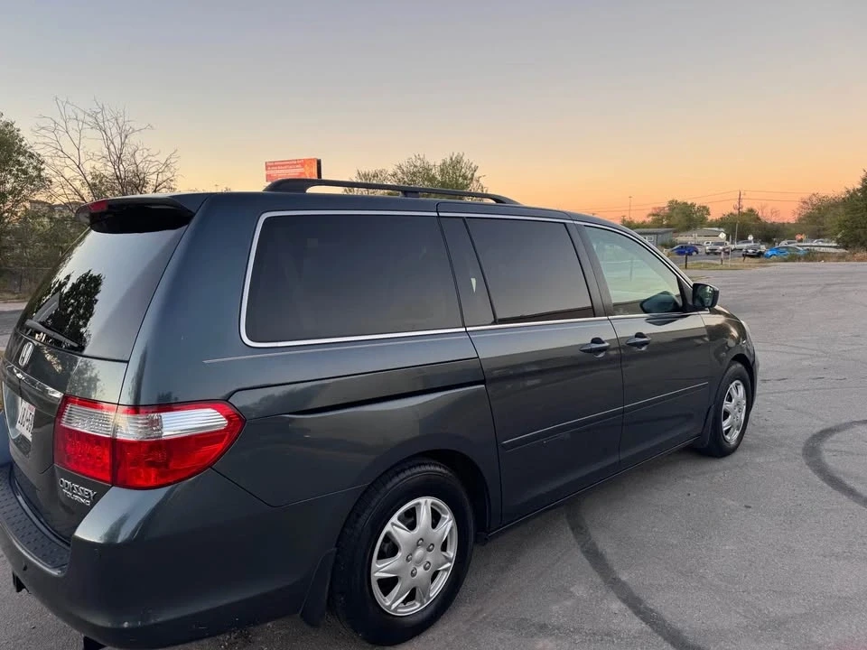 2005 Honda Odyssey - Image 16 of 20