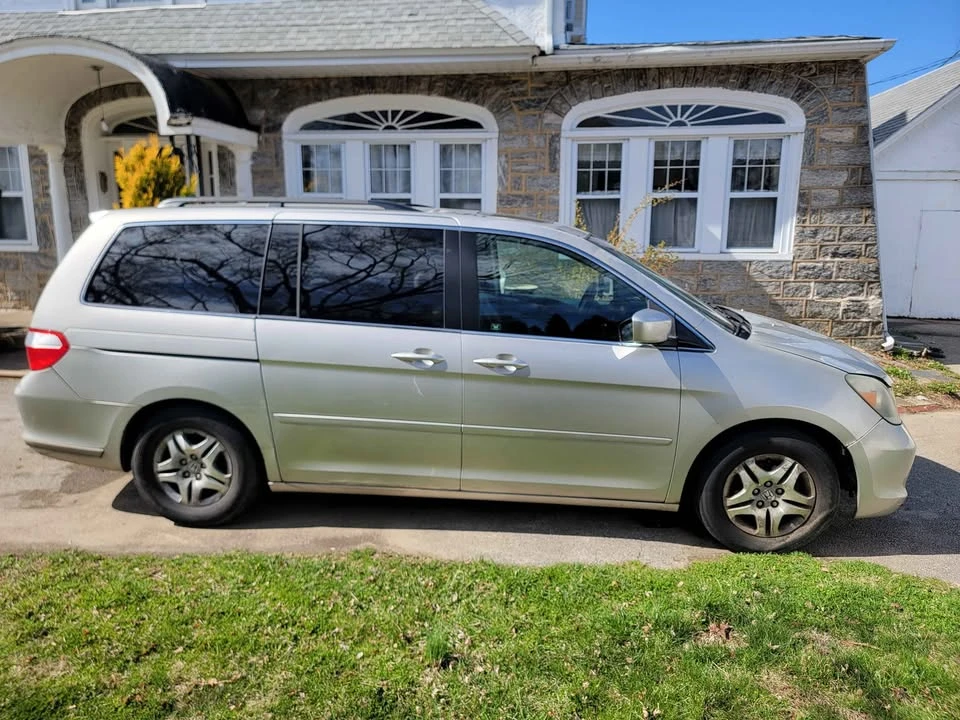 2005 Honda Odyssey - Image 2 of 9