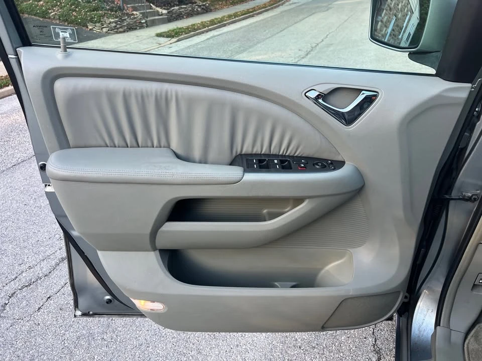 2005 Honda Odyssey - Image 11 of 20