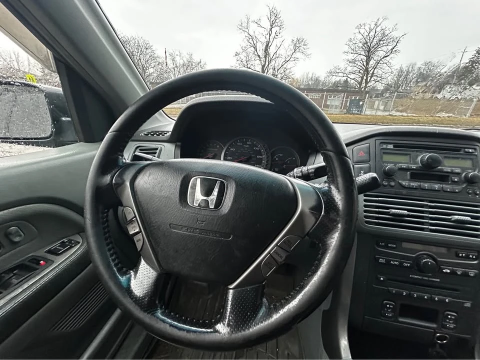 2005 Honda Pilot 1st Gen - Image 4 of 11