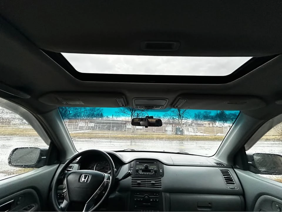 2005 Honda Pilot 1st Gen - Image 5 of 11