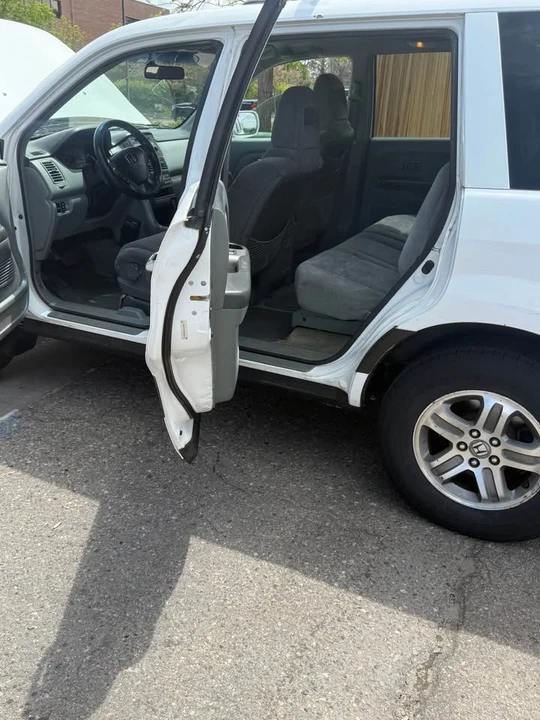 2005 Honda Pilot 1st Gen - Image 6 of 9