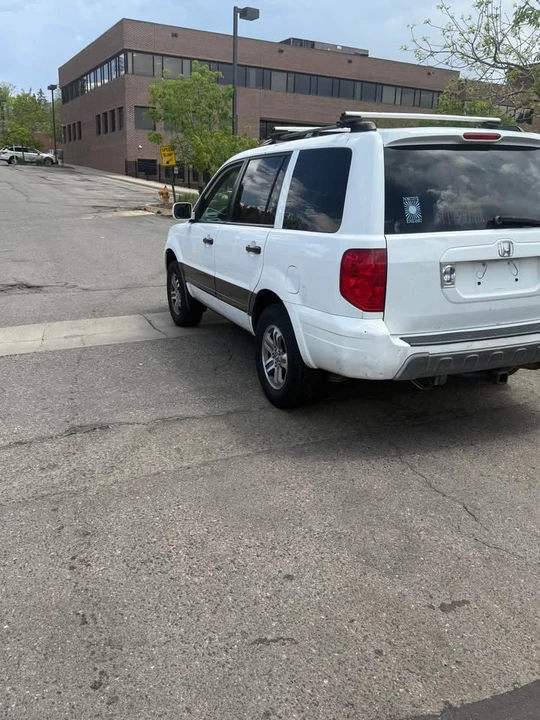 2005 Honda Pilot 1st Gen - Image 8 of 9