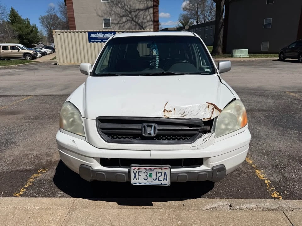 2005 Honda Pilot 1st Gen - Image 3 of 15