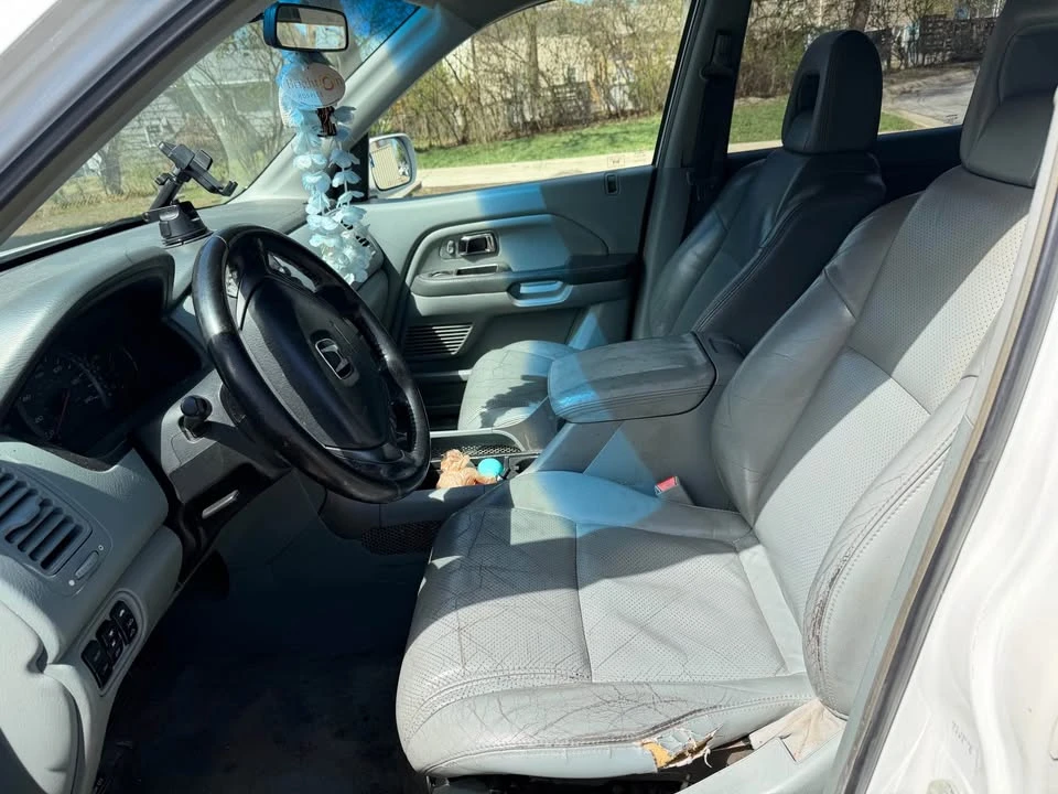 2005 Honda Pilot 1st Gen - Image 6 of 15