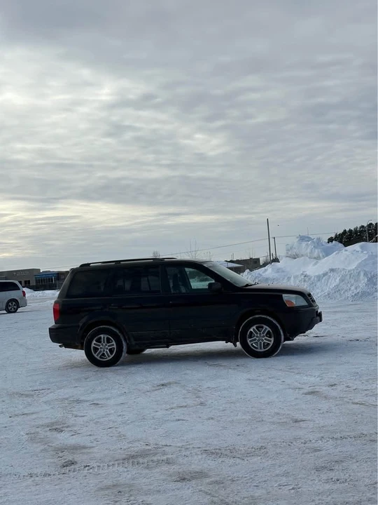 2005 Honda Pilot 1st Gen - Image 4 of 13
