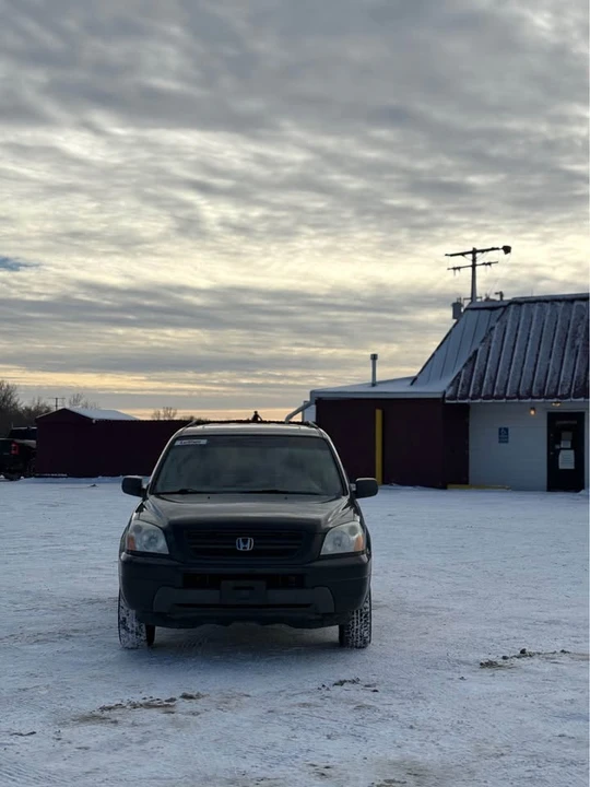 2005 Honda Pilot 1st Gen - Image 2 of 13