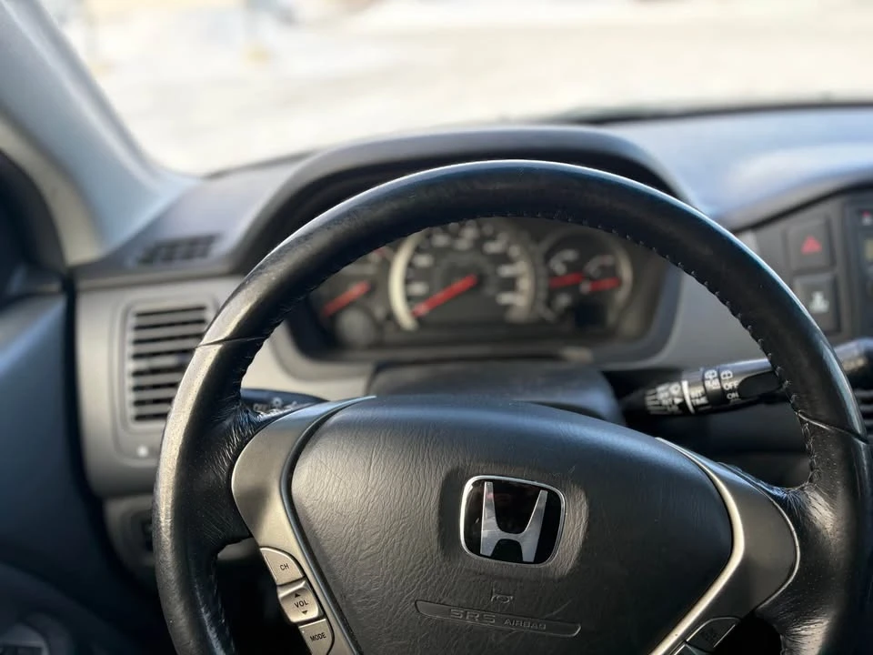 2005 Honda Pilot 1st Gen - Image 12 of 13