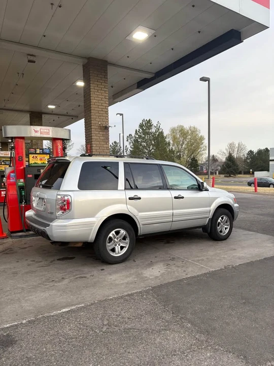 2005 Honda Pilot 1st Gen - Image 2 of 14