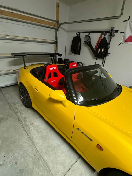 2005 Honda AP2 S2000 - Image 2 of 8