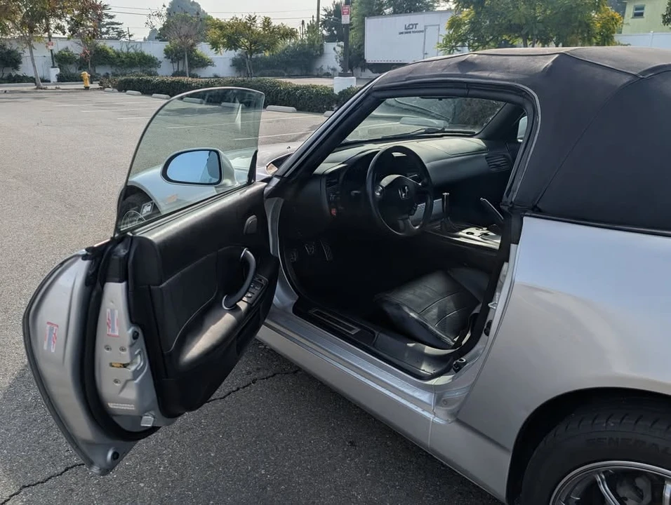 2005 Honda AP2 S2000 - Image 9 of 19