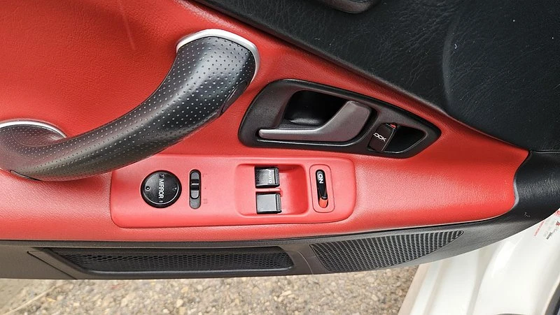 2005 Honda AP2 S2000 - Image 5 of 15