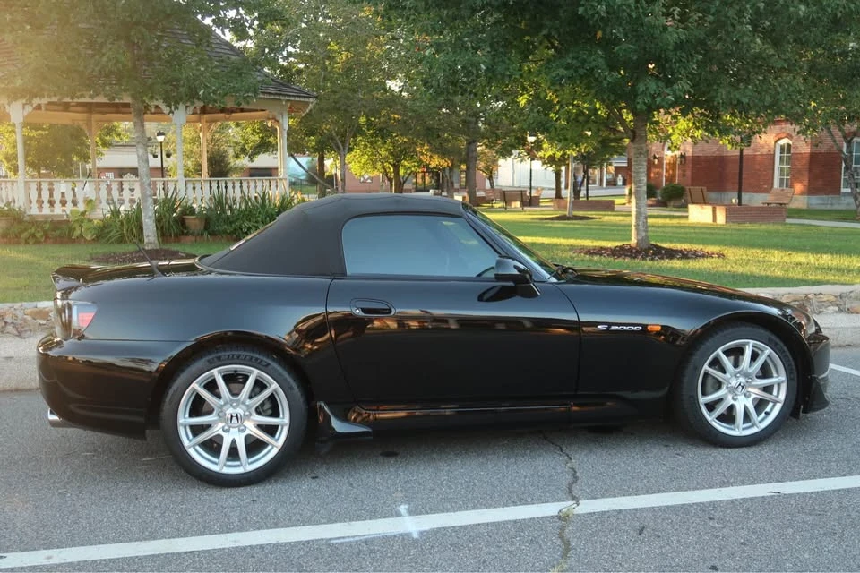 2005 Honda AP2 S2000 - Image 2 of 5