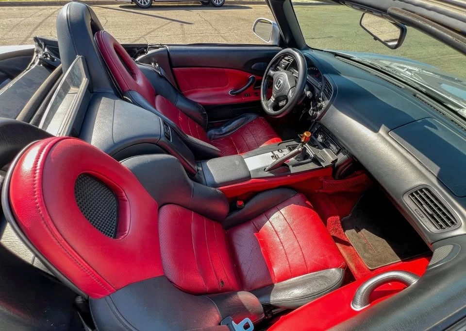 2005 Honda AP2 S2000 - Image 2 of 11