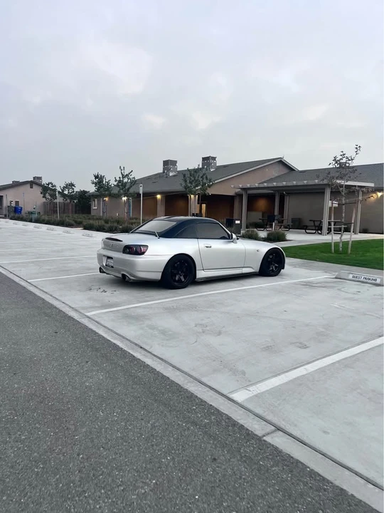 2005 Honda AP2 S2000 - Image 2 of 8