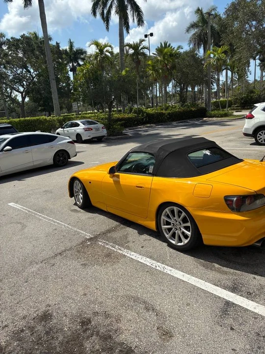 2005 Honda AP2 S2000 - Image 2 of 4