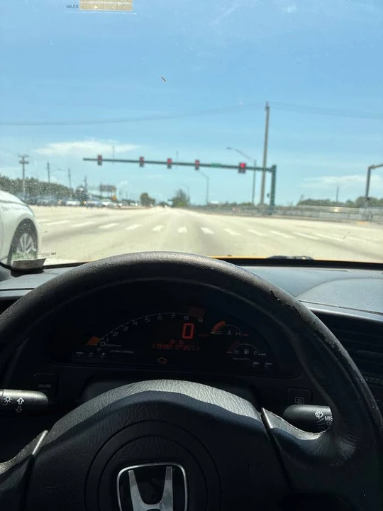 2005 Honda AP2 S2000 - Image 4 of 4