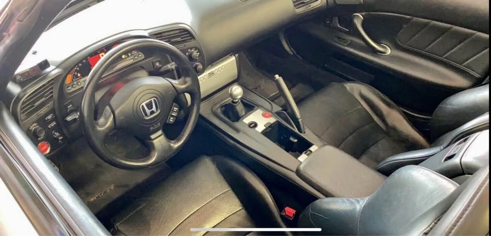 2005 Honda AP2 S2000 - Image 2 of 16