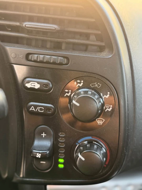 2005 Honda AP2 S2000 - Image 11 of 16