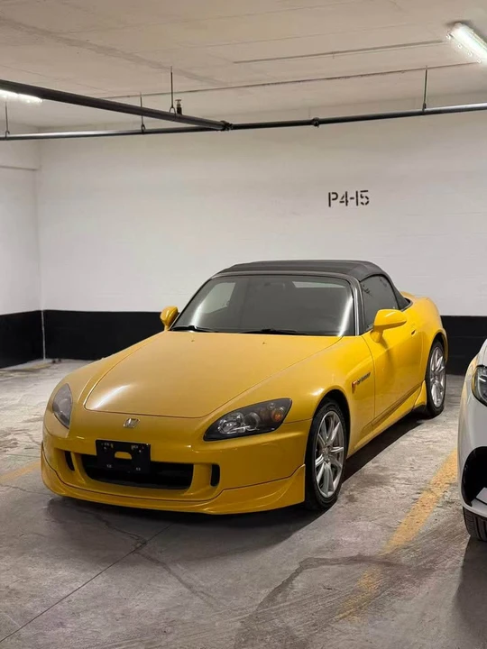 2005 Honda AP2 S2000 - Image 4 of 5