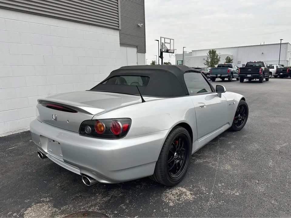 2005 Honda AP2 S2000 - Image 3 of 4