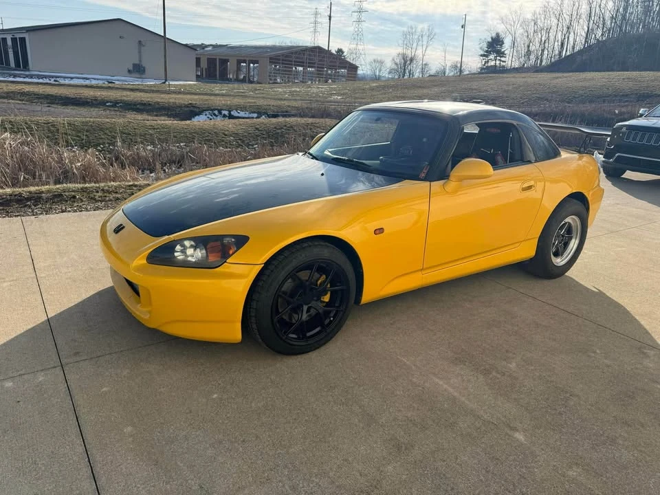 2005 Honda AP2 S2000 - Image 2 of 15