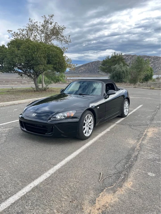 2005 Honda AP2 S2000 - Image 2 of 14