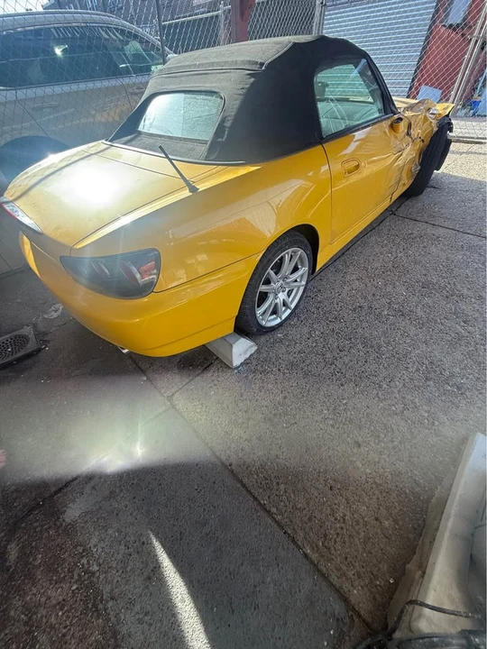 2005 Honda AP2 S2000 - Image 2 of 5