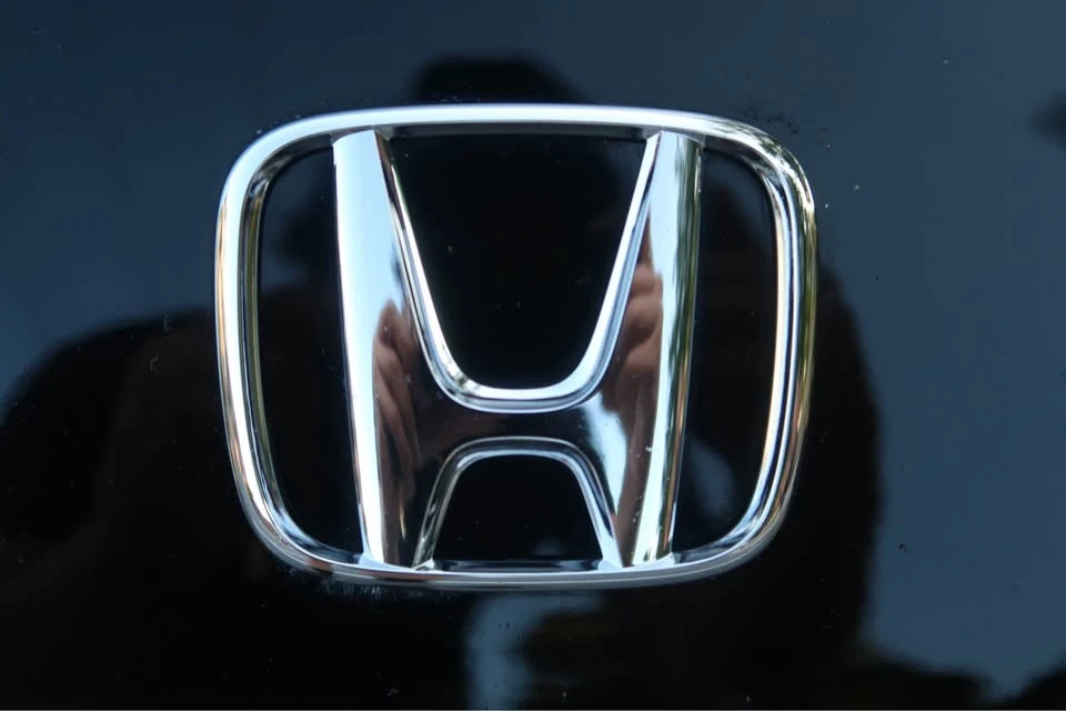 2005 Honda AP2 S2000 - Image 7 of 9