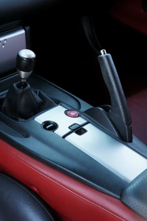 2005 Honda AP2 S2000 - Image 8 of 17