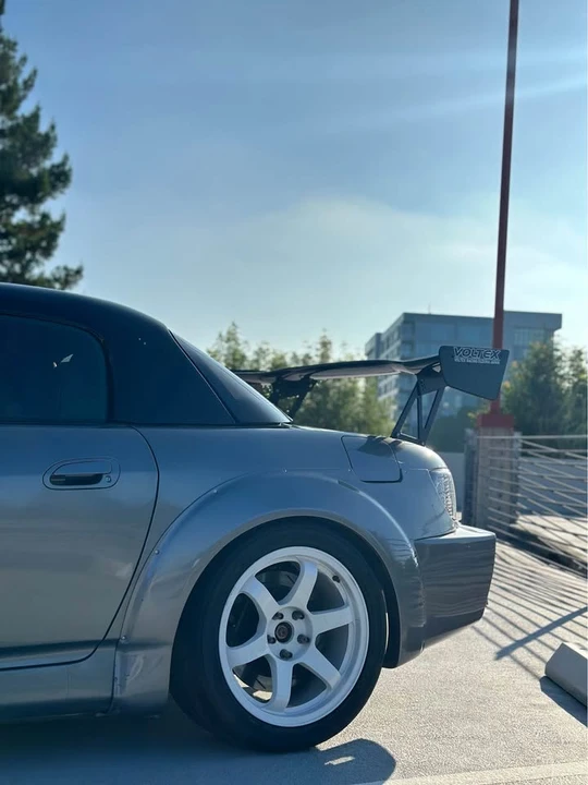 2005 Honda AP2 S2000 - Image 2 of 6