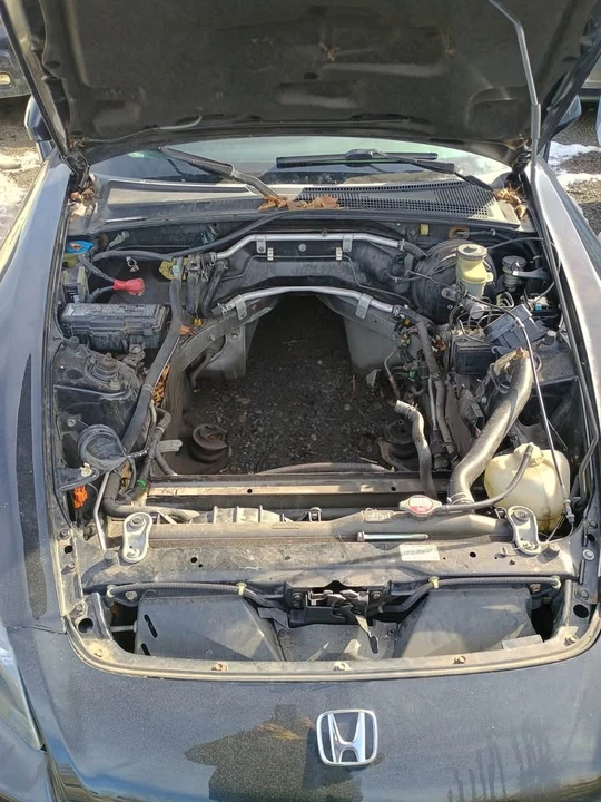 2005 Honda AP2 S2000 - Image 2 of 5
