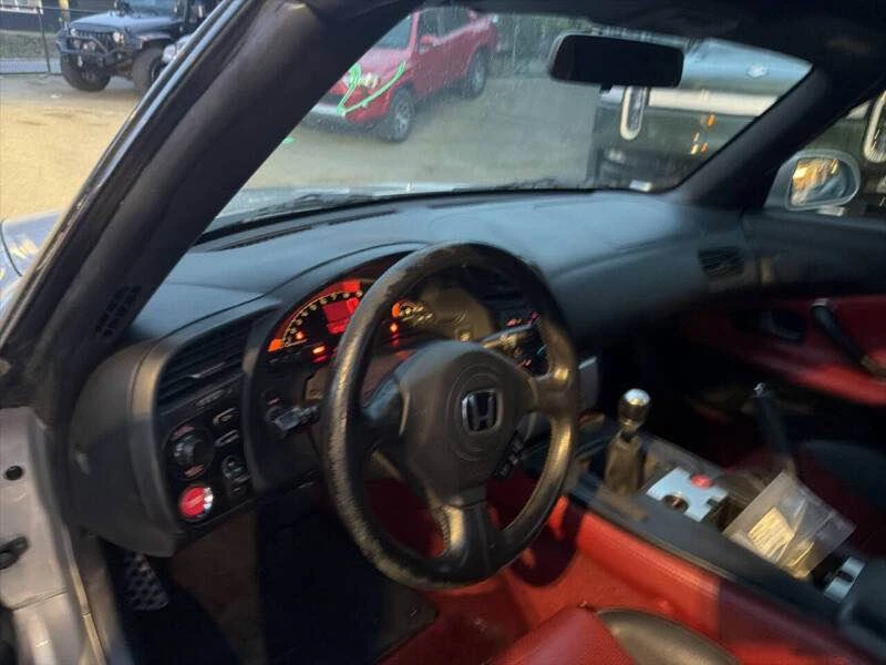 2005 Honda AP2 S2000 - Image 4 of 5