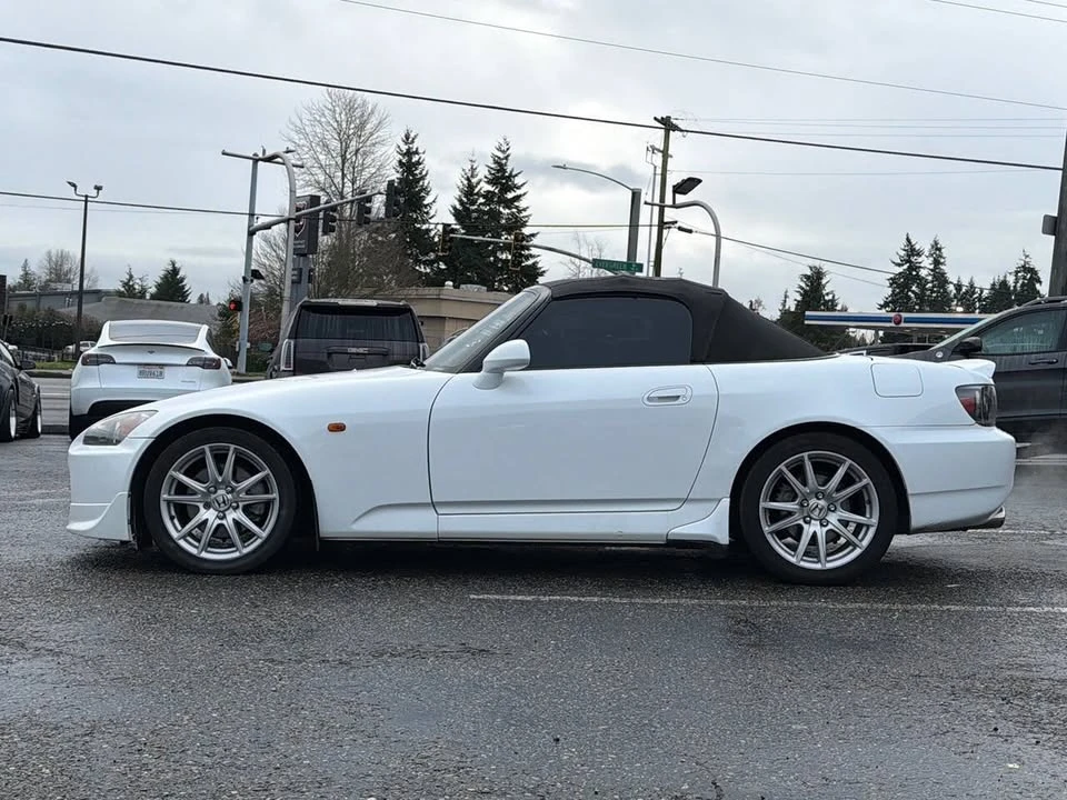 2005 Honda AP2 S2000 - Image 2 of 13