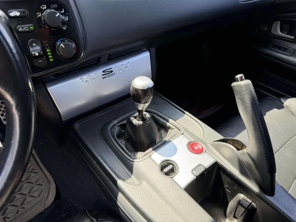2005 Honda AP2 S2000 - Image 7 of 15
